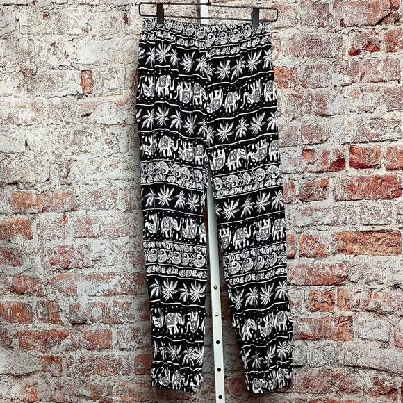 💙5/$15 Womenʻs Black and White Flowy Boho Harem Pants Small - Picture 6 of 6
